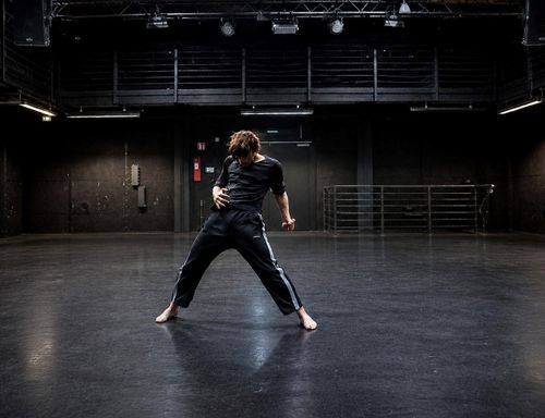 Workshop von Leo Kees Serotonin Lab - Ein künstlerisches Labor zwischen Clubbing & Performance