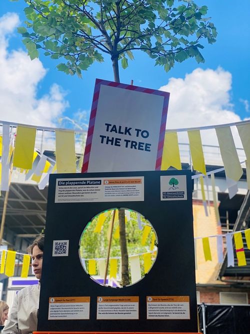 Hat eigentlich jemand mal die Platanen gefragt? Wie man mit einem Umwelt-Chatbot über Politik sprechen kann