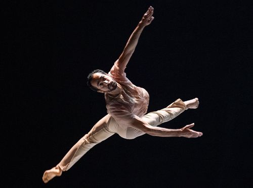 Gottesdienst mit der Ballett-Performance „Bulbul Rising“ im Rahmen von THE CAGE